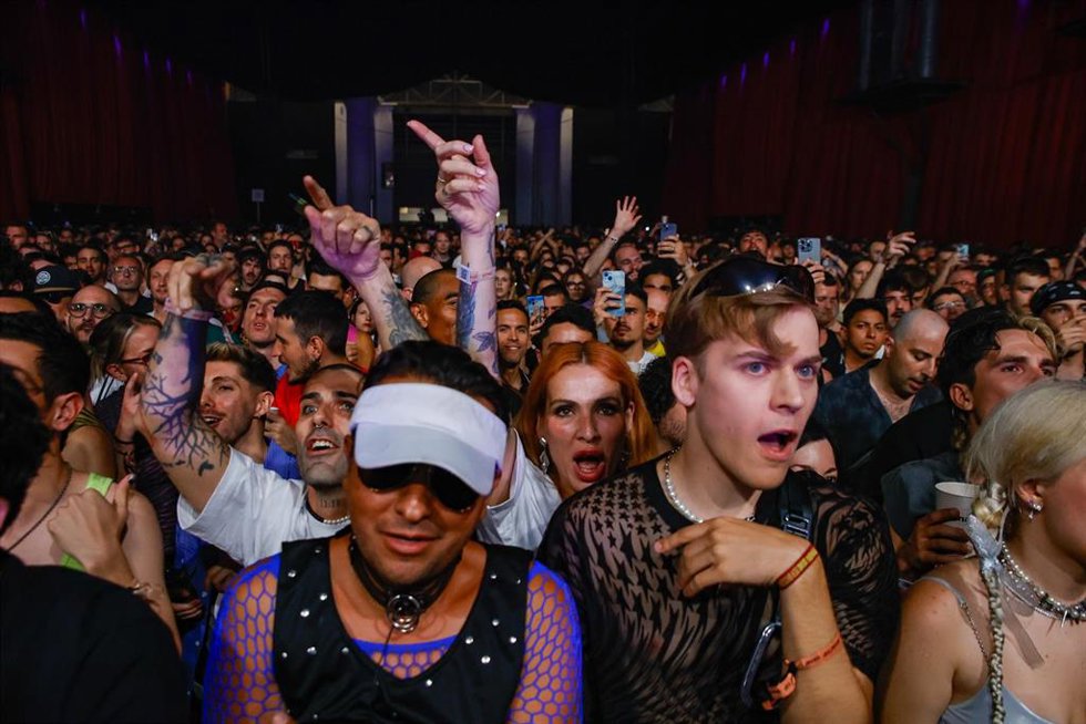 Archivo - Decenas de personas durante el primer día del Festival Sónar, en la Fira de Barcelona, a 13 de junio de 2024, en Barcelona