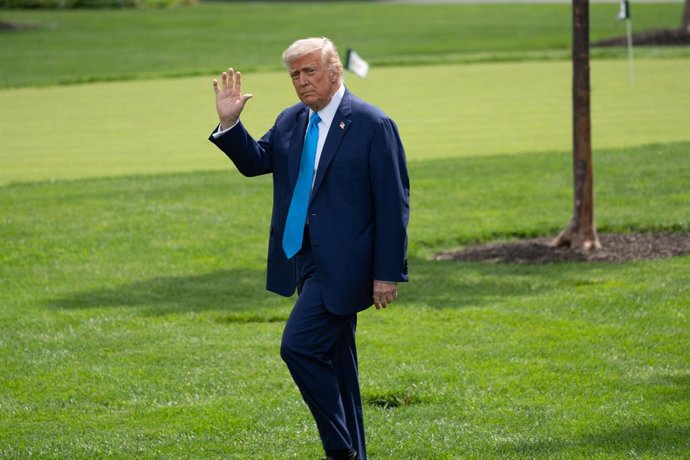 June 6, 2025, Washington, District of Columbia, USA: President DONALD TRUMP departs the White House on June 6, 2025 for a trip to Joint Base Andrews where he visited the golf course and then on to Bedminster, New Jersey where he will spend the weekend. De