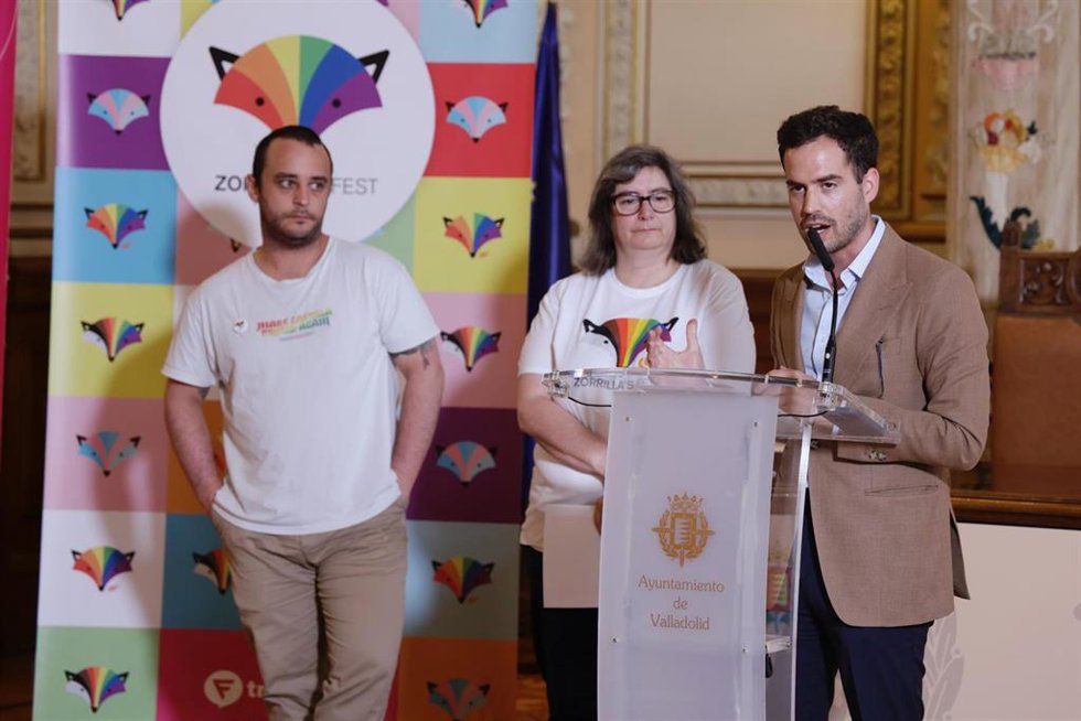 El concejal de Personas Mayores, Servicios Sociales y Familia, Rodrigo Nieto, en la presentación del 'Zorrilla's Fest'.
