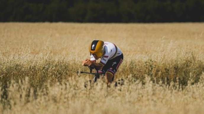 El ciclista belga Remco Evenepoel (Soudal Quick-Step) ha ganado este miércoles la cuarta etapa del Critérium du Dauphiné, una contrarreloj de 17,4 kilómetros entre Charmes-sur-Rhône y Saint-Péray