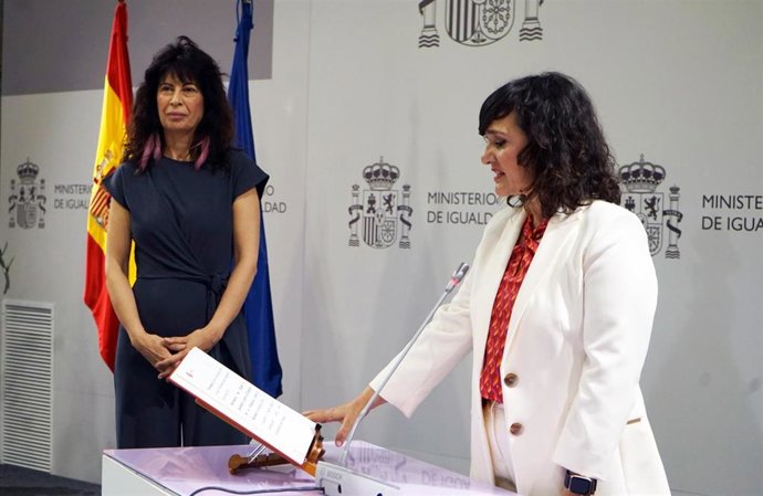 La ministra de Igualdad, Ana Redondo, y la nueva secretaria de Estado de Igualdad