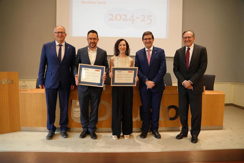 Deusto y Santander premian dos investigaciones sobre bienestar emocional adolescente y movilidad urbana