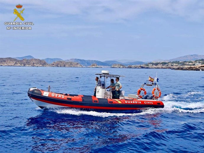 Dispositivo de búsqueda de pareja desaparecida en el mar en Mallorca.