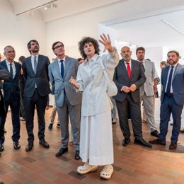 El ministro de Cultura, Ernest Urtasun, el presidente de la Generalitat, Salvador Illa, y el alcalde de Palma, Jaime Martínez, en el 50º aniversario de la Fundació Miró Barcelona.