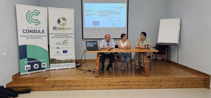 La delegada territorial de la Consejería de Agricultura, Pesca, Agua y Desarrollo Rural en Jaén, Soledad Aranda, en la jornada celebrada en la sede del consejo regulador de la Denominación de Origen 'Sierra de Segura'.