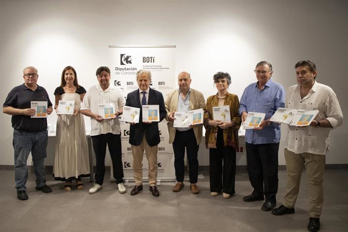 Presentación de los catálogos de 'Genealogía Flamenca', de Julia Hidalgo, y de 'Bestiario'.