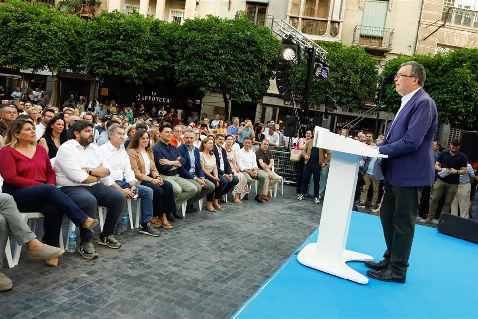 El Alcalde De Murcia, José Ballesta, Interviene En Un Acto Con Afiliados Del Partido Popular En Murcia Junto Al Presidente De Su Partido, Alberto Núñez Feijóo , Y El Presidente De La Comunidad, Fernando López Miras