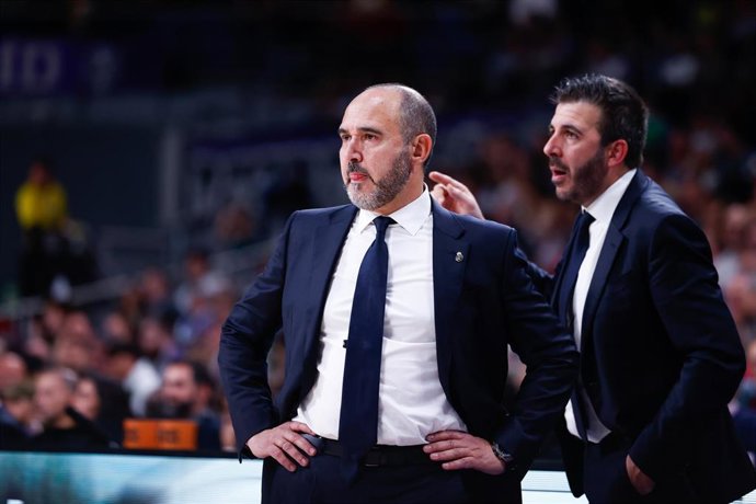 Archivo - Chus Mateo, entrenador del Real Madrid de baloncesto.