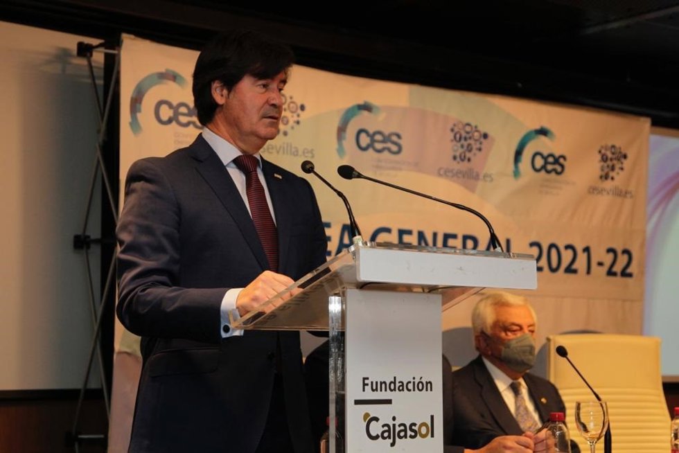 Archivo - El presidente de la CES, Miguel Rus, durante su intervención en la Asamblea General, en la Fundación Cajasol. Imagen de archivo.