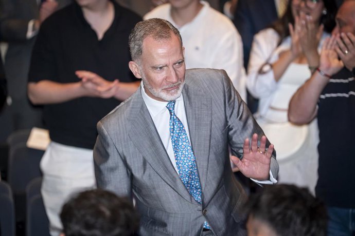 El Rey Felipe VI llega a la proclamación del Premio Princesa de Girona ‘Internacional 2025’, en el Teatro del Bosque de la localidad madrileña de Móstoles, a 9 de junio de 2025, en Móstoles, Madrid (España). El Premio Princesa de Asturias Internacional 20