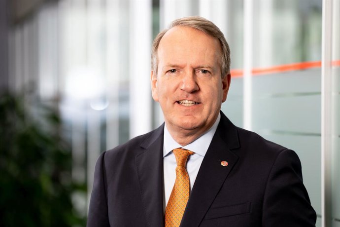 Philippe Gruyters , Director General de EMD: Axfood es un miembro muy valorado de EMD. Con la incorporación de Axfood a nuestro negocio internacional de vanguardia, podemos ampliar aún más nuestra sólida oferta en el dinámico mercado escandinavo