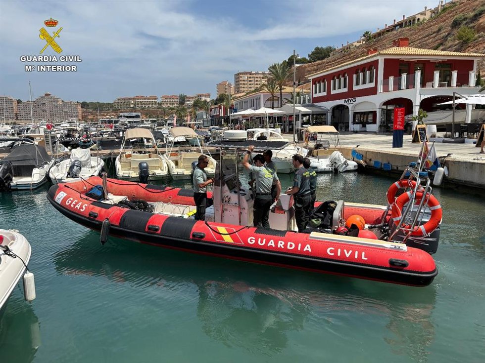 Dispositivo de búsqueda de pareja desaparecida en el mar en Mallorca.