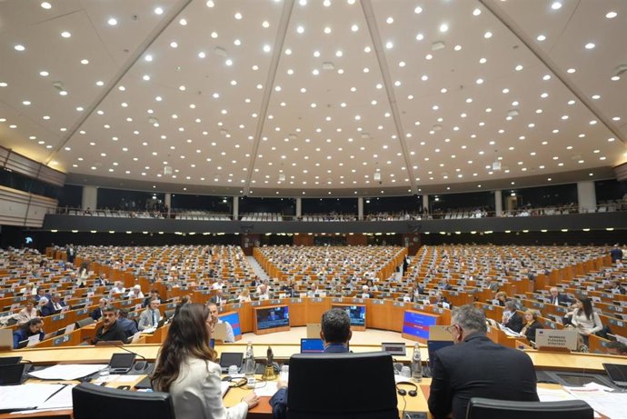 El presidente de la Junta de Andalucía, Juanma Moreno, interviene en el pleno del Comité de las Regiones.