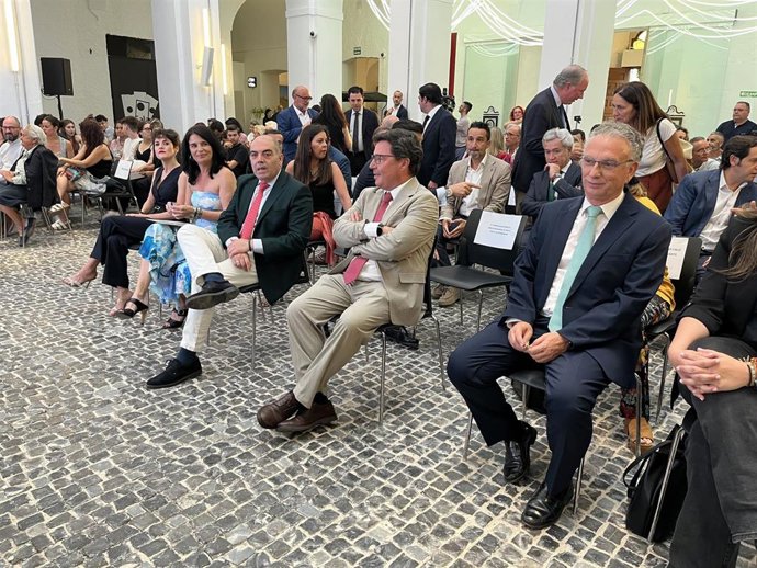 Autoridades en Badajoz en la entrega de los Premios de ATA
