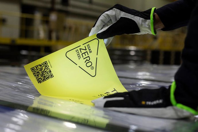 Volvo Cars firma un acuerdo con la empresa SSAB para suministro de acero reciclado y con emisiones cero.