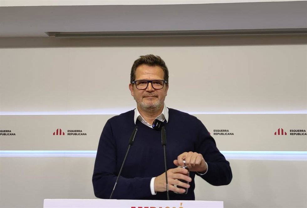 Archivo - El vicesecretario general de Comunicación de ERC, Isaac Albert, en rueda de prensa.