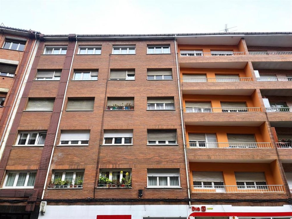 Archivo - Viviendas de segunda mano.