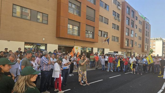 Concentración de más de un centenar de agricultores de distintos puntos de la provincia de Guadalajara.