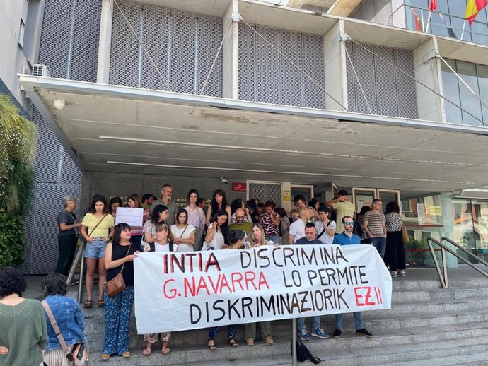 El comité de empresa de INTIA se concentra contra la "situación de discriminación" de los trabajadores subrogados.