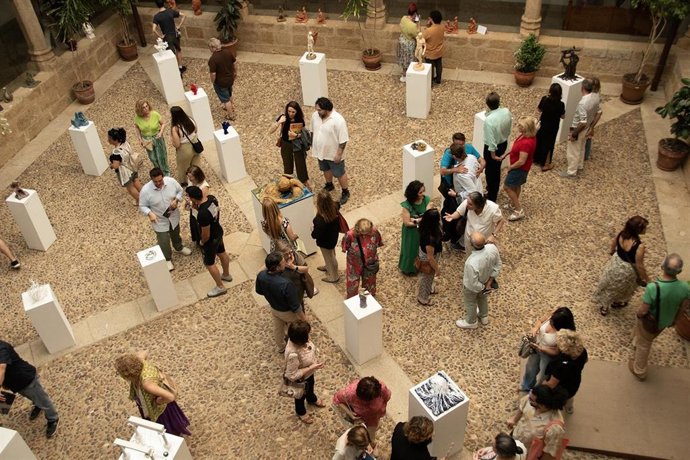 Exposición de fin de curso de los trabajos realizados por alumnado de la Escuela de Bellas Artes Eulogio Blasco de Cáceres