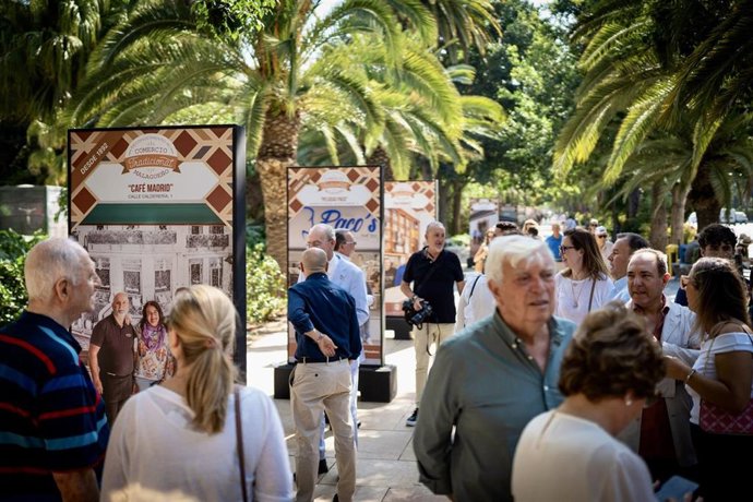 Una muestra homenajea a los comercios y establecimientos de hostelería malagueños con más de 40 años de historia