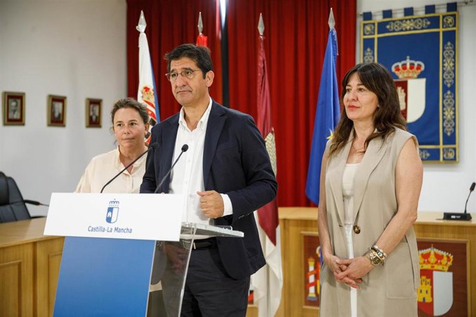 El vicepresidente segundo del Gobierno de Castilla-La Mancha, José Manuel Caballero, y la delegada de la Junta en Ciudad Real, Blanca Fernández