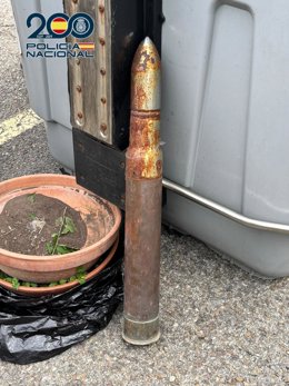 Objeto hallado junto a un contenedor en la zona de Peñacastillo