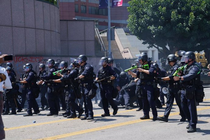June 10, 2025, Los Angeles, California, USA: A Line Of LAPD Officers Execute A Kettle Manuever And Begin Arresting Protesters.