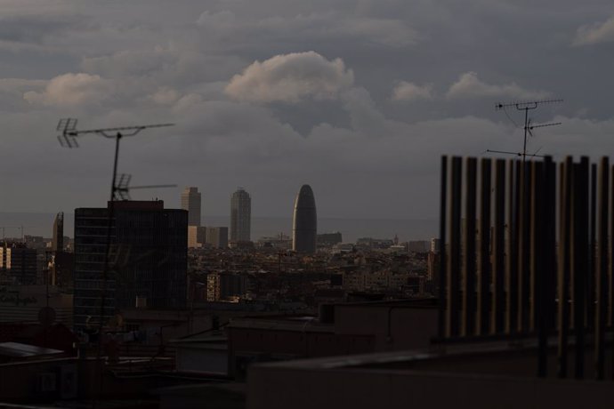 Archivo - Panoràmica de Barcelona des del Mirador de Torre Baró