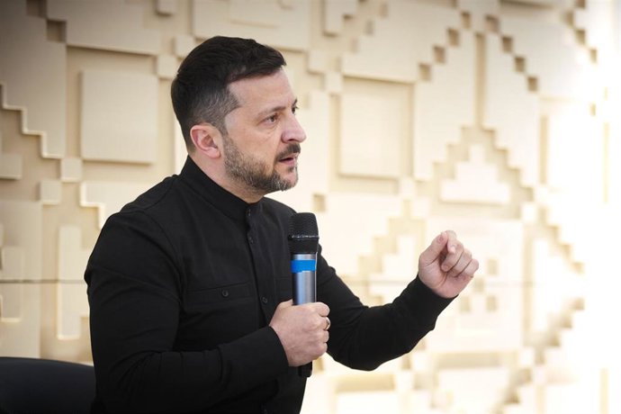 El presidente de Ucrania, Volodimir Zelenski, durante un encuentro en Ankara con su homólogo de Turquía, Recep Tayyip Erdogan (archivo)