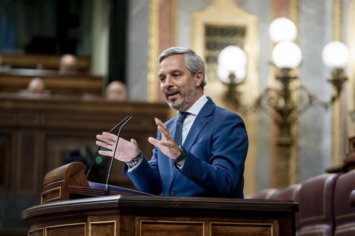Archivo - El diputado del PP, Juan Bravo, interviene durante una sesión plenaria en el Congreso de los Diputados, a 26 de septiembre de 2024, en Madrid (España). 