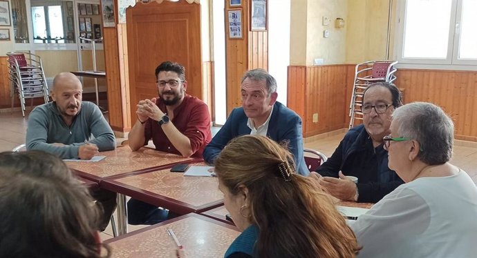 Jorge Rodríguez junto a Enrique Santiago en un encuentro con el Grupo Transfronterizo.