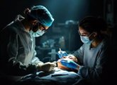 Foto: Una odontóloga resalta la importancia de identificar en fases iniciales signos del cáncer oral como úlceras y bultos