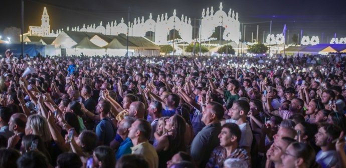 Público en un concierto de las Fiestas Colombinas de Huelva.