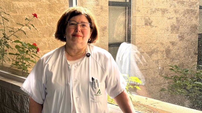 La jefa de sección de Dermatología del Hospital Universitario Juan Ramón Jiménez de Huelva, Carmen Suárez, ha sido designada por unanimidad presidenta de la Asociación Andaluza de Enfermedades Autoinmunes (AADEA).