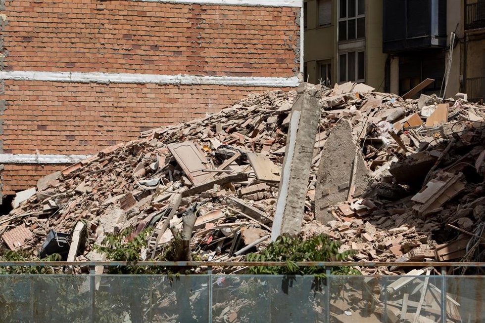 Archivo - El edificio se ha derru totalmente el 13 de junio de 2023, aunque no hubo que lamentar daños personales.