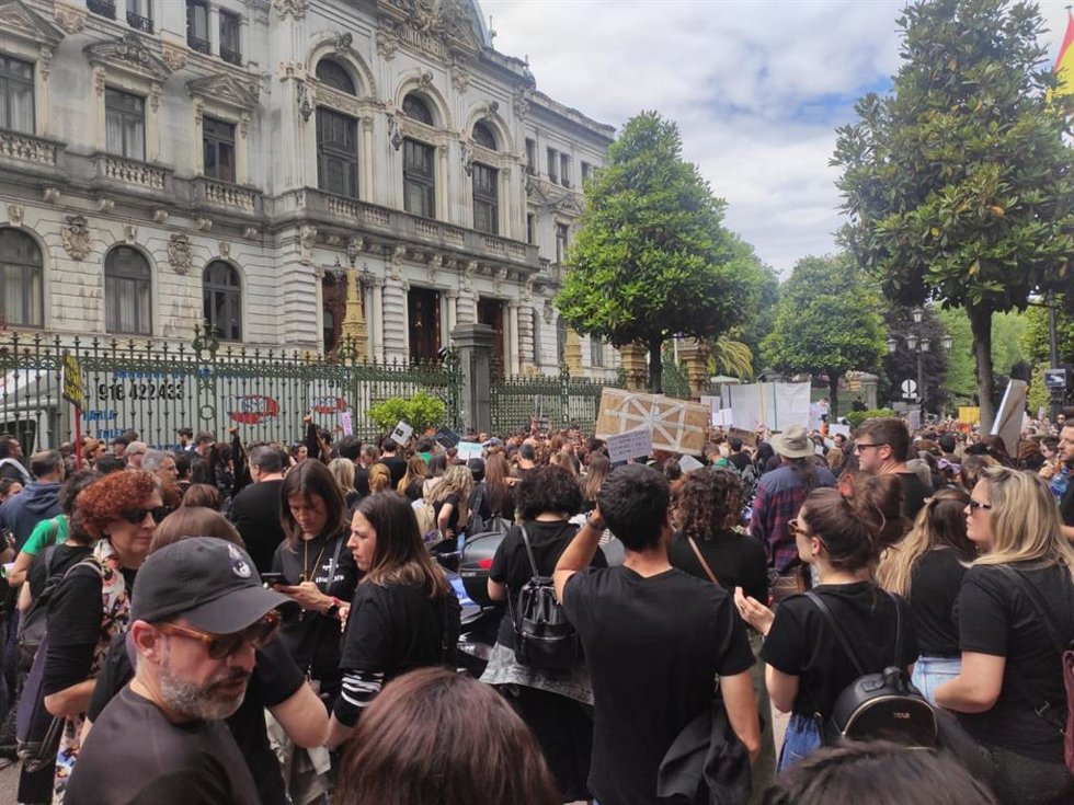 Protestas de docentes en Oviedo