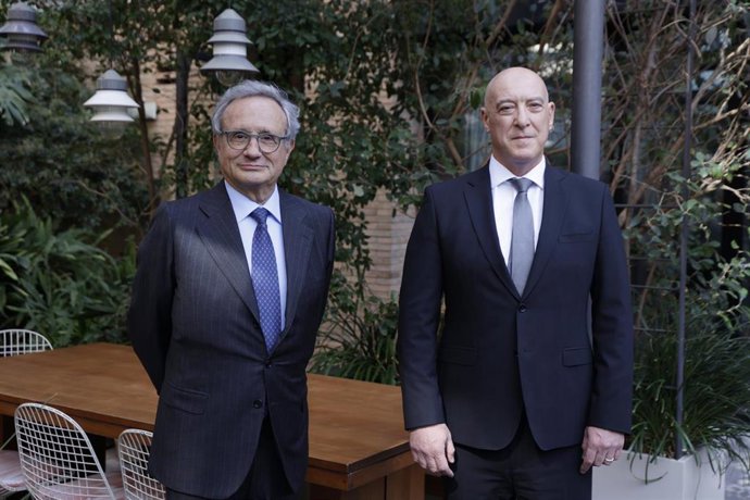 Archivo - El presidente de Celsa Group, Rafael Villaseca (i), y el consejero delegado de la siderúrgica, Jordi Cazorla 