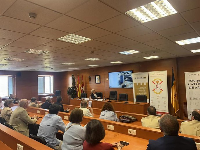 Presentación del proyecto sobre el castillo de Zurraquín.