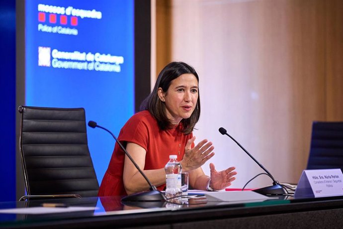La consellera de Interior y Seguridad Pública, Núria Parlon, durante su intervención desde el Aeropuerto