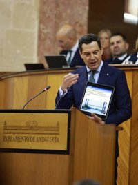 Moreno aconseja al PSOE-A pedir "perdón" por la "corrupción" nacional: "A Montero no le queda dique de contención"