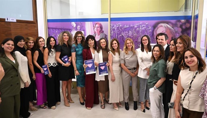 La ministra de Igualdad, Ana Redondo, en su visita al centro de atención integral de Melilla.