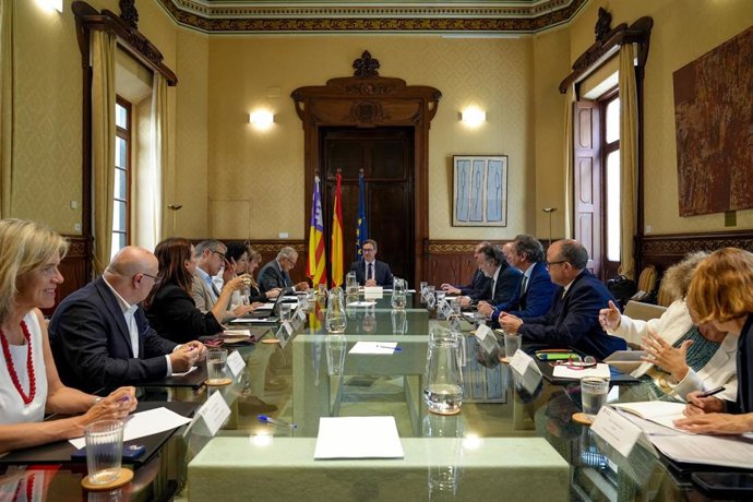 Reunión entre el Govern y la red Insuleur.