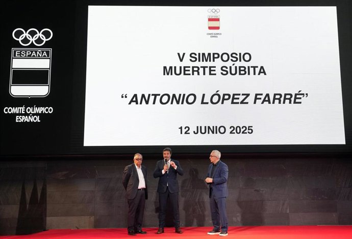 El presidente del COE, Alejandro Blanco, inauguró el V Simposio Muerte Súbita 'Antonio López Farré' celebrado en la sede del organismo en el que se destacó la importancia de la prevención.