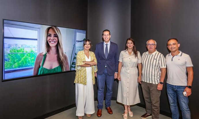 Elda elige a la presentadora Paula Vázquez con el premio a la Mejor Calzada de España de 2025