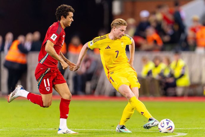 Kevin De Bruyne of Belgium and Brennan Johnson of Wales during the FIFA World Cup 2026, Qualifiers Group J football match between Belgium and Wales on 9 June 2025 at King Baudouin Stadium in Brussels, Belgium - Photo Joris Verwijst / Orange Pictures / DPP