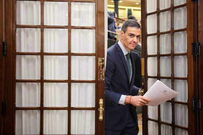 O Presidente do Governo, Pedro Sánchez, durante uma sessão de controle do Governo, no Congresso dos Deputados, em 11 de junho de 2025, em Madri (Espanha). O Presidente do Governo participa de sua primeira sessão de controle no Congresso desde sua nomeação