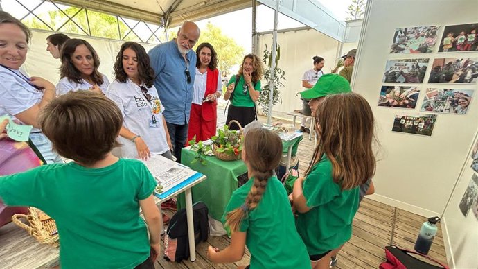 El vicepresidente segundo y responsable del Área de Transición Ecológica y Desarrollo a la Ciudadanía, Javier Vidal, en la clausura del programa de Huertos Escolares.