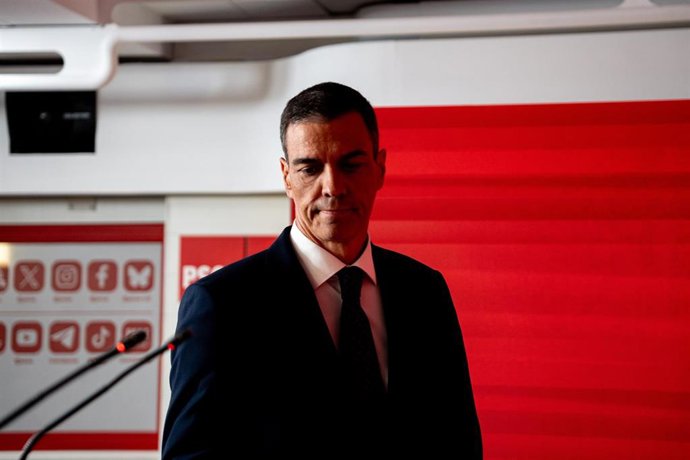 El presidente del Gobierno y Secretario General del PSOE, Pedro Sánchez, a su llegada a una rueda de prensa, en la sede del PSOE en Ferraz, a 12 de junio de 2025, en Madrid (España).