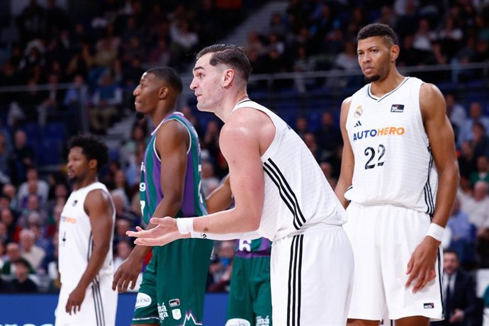 Archivo - Mario Hezonja, durante un partido con el Real Madrid.